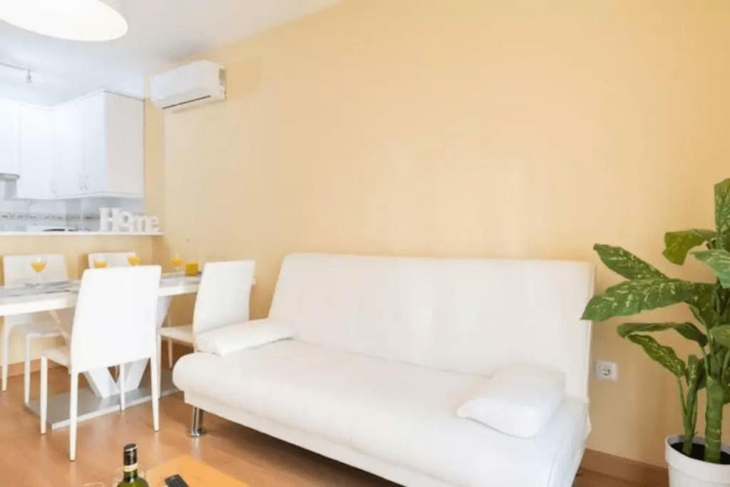 Shiny Lud Family Apartment Malaga Bagian luar foto