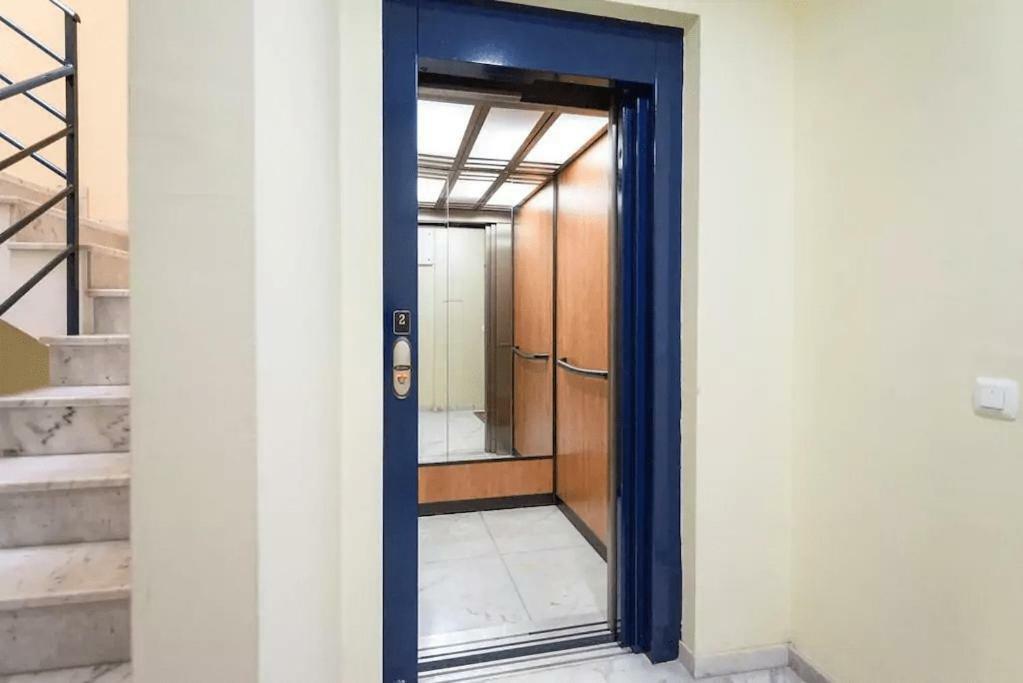 Shiny Lud Family Apartment Malaga Bagian luar foto