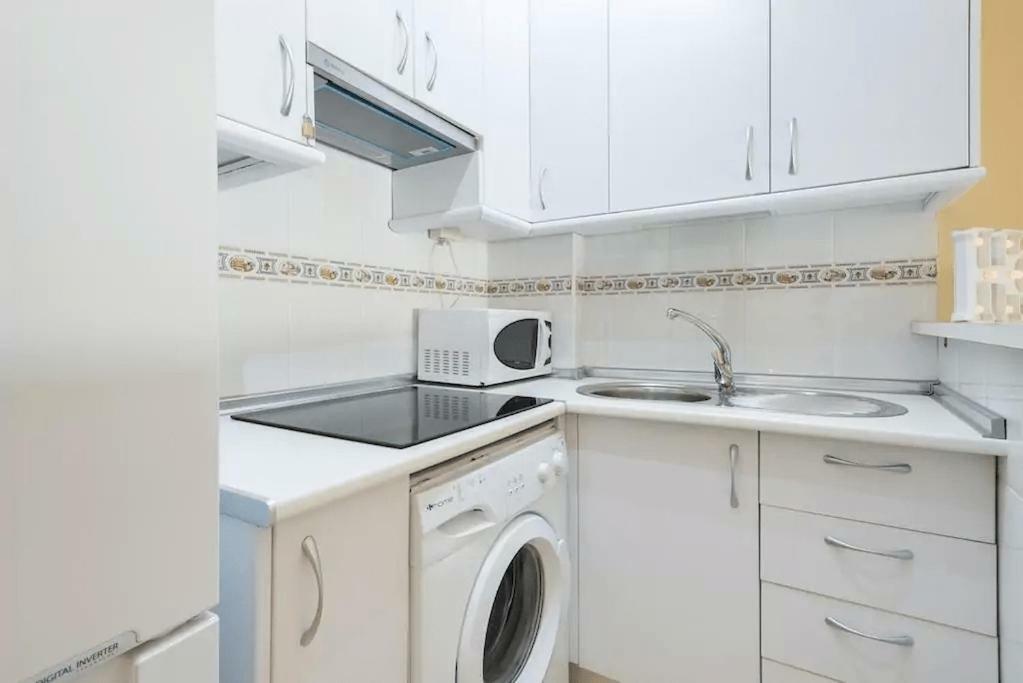 Shiny Lud Family Apartment Malaga Bagian luar foto